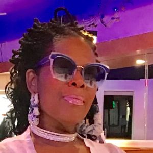 Meet your Posher, Angela